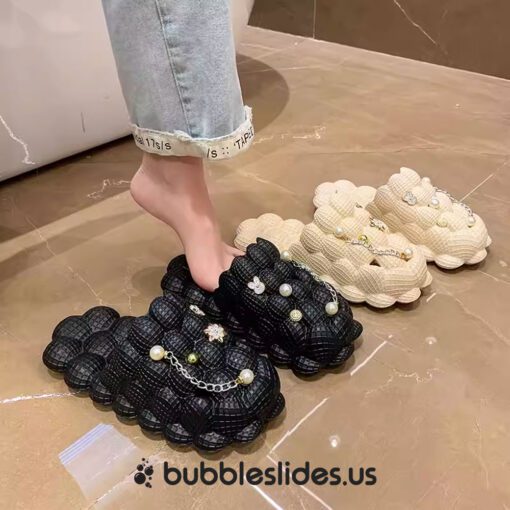 Aufwertung jedes Outfits mit der Bubble Slides Custom Pearl Decorated Black Edition - Bild 3