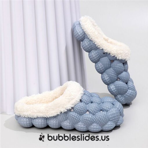 Hellblaue Bubble Slides Winter Warmer Edition