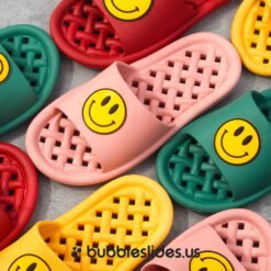 Pantofole con faccina sorridente